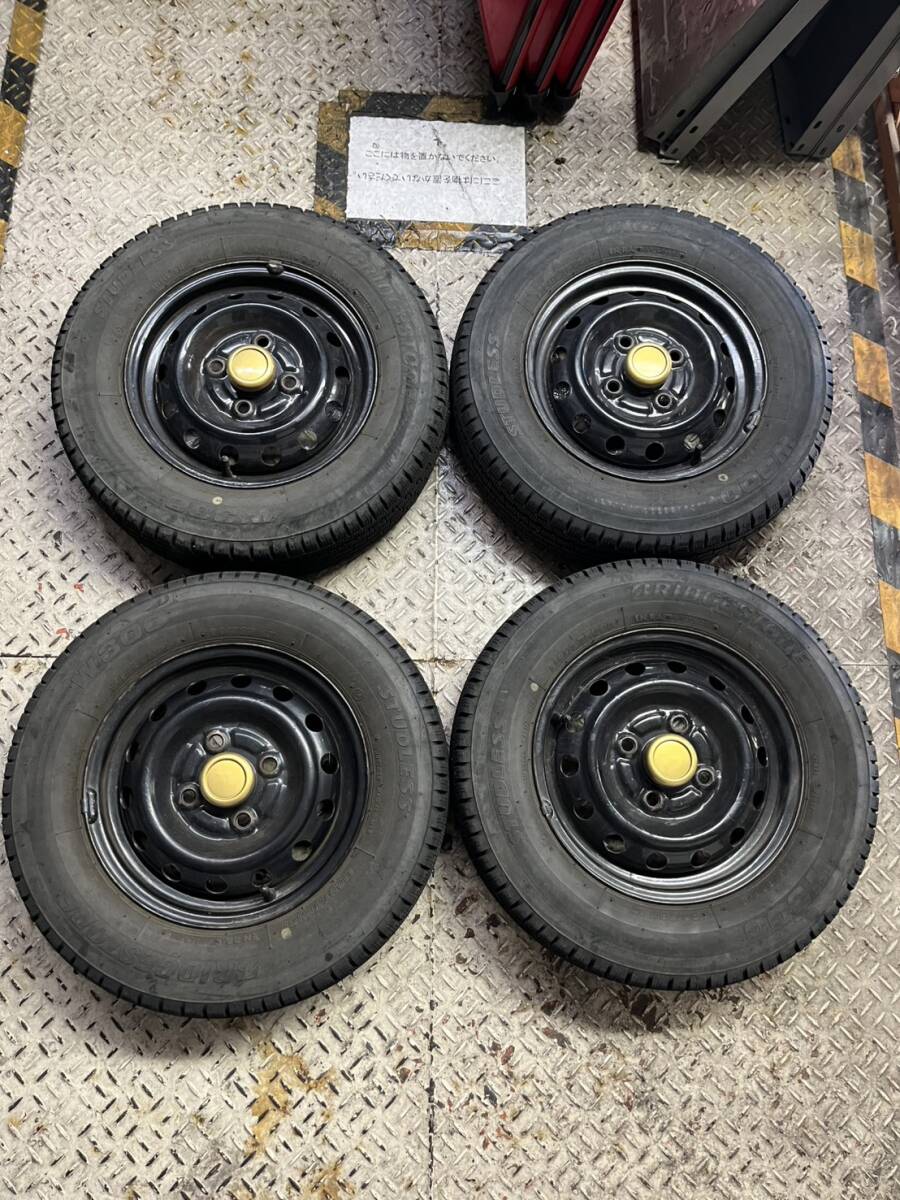 BRIDGESTONE W300 Bridgestone зимние шины 4 шт. комплект van шина стальное колесо комплект 145/80R12 LT