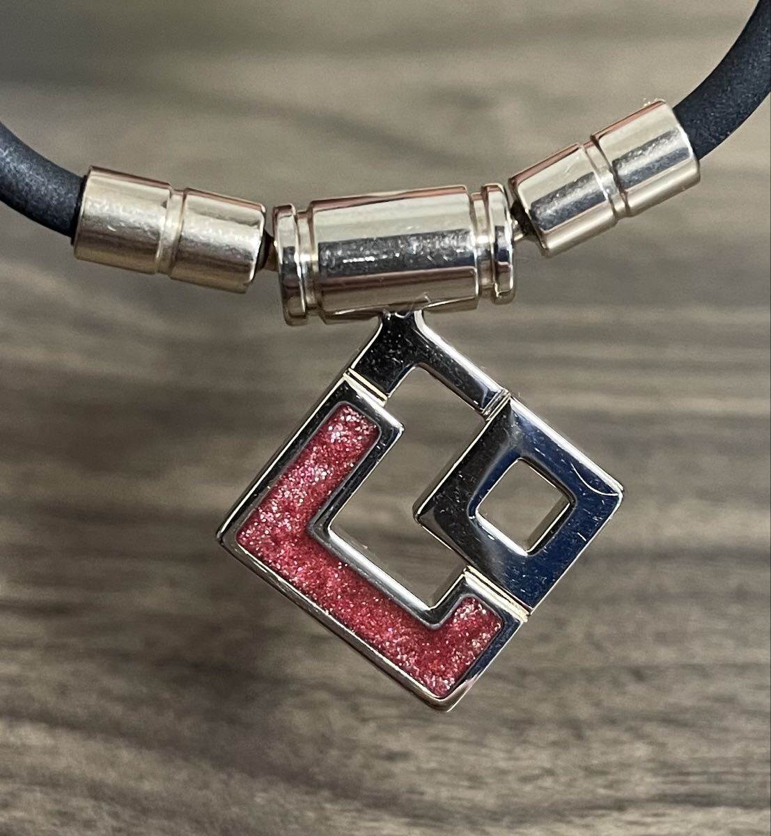 【裏面傷あり値下げ】 Colantotte コラントッテ 磁気ネックレス AURA mini シャンパンゴールド× ピンクラメ M43センチ_画像3