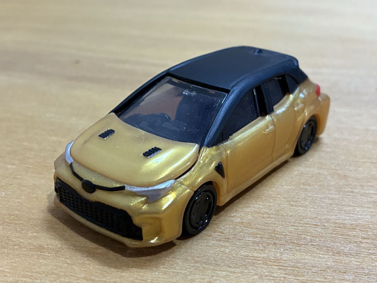 ハッピーセット　トミカ　GRカローラ　マクドナルド仕様ゴールド_画像1