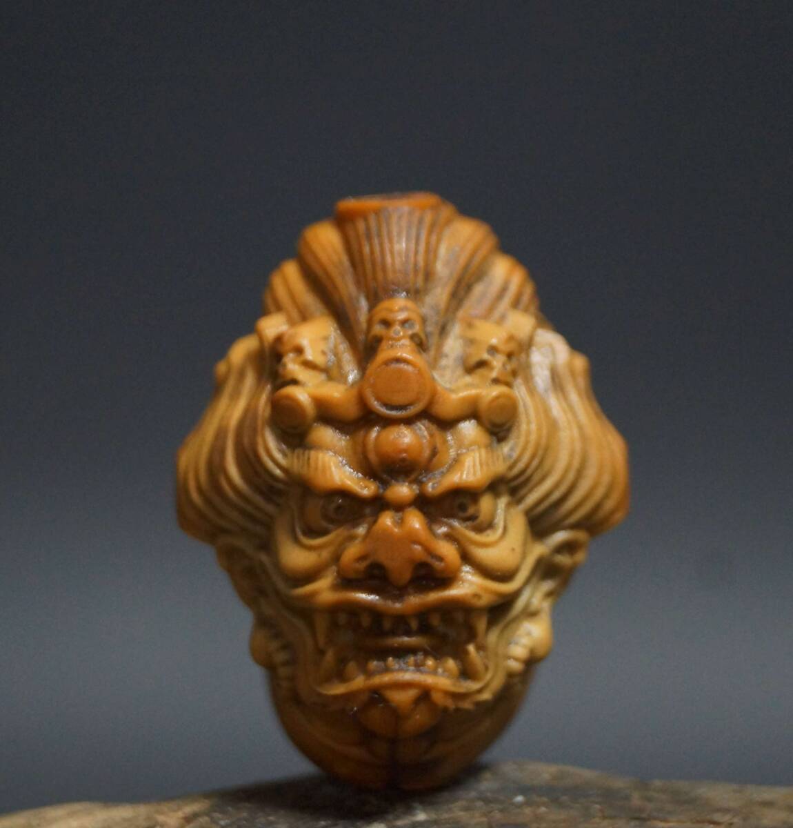 [.] времена . гравюра умение резьба по дереву [..] вид резьба по дереву netsuke .. шар .. предмет декортивный элемент .. предмет * длина 2.7cm*s71125