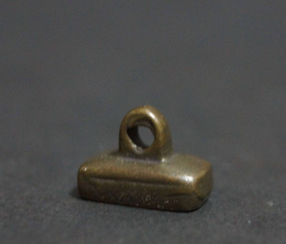 [.]chi спальное место tok коричневый (Thogchags) золотой . умение . печать материалы для печати netsuke .. шар .. предмет декортивный элемент * времена предмет *s71107