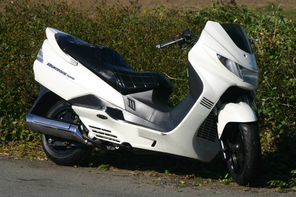 埼玉発216-11674Km】自賠責保険付 2000年 SUZUKIスカイウェイブ250 TYPE-S CJ42A 状態良好ベンツテール_画像4