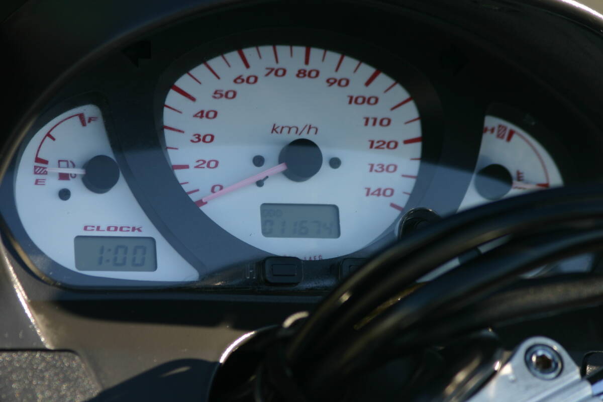 埼玉発216-11674Km】自賠責保険付 2000年 SUZUKIスカイウェイブ250 TYPE-S CJ42A 状態良好ベンツテール_画像7