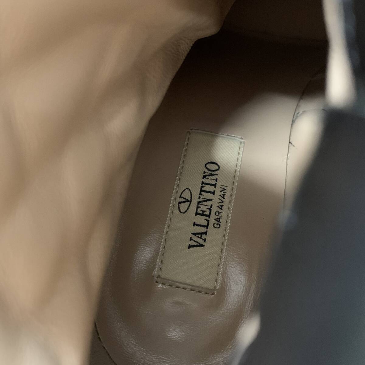 2267 ヴァレンティノ ロックスタッズ レザー ショートブーツ ブラック_画像8