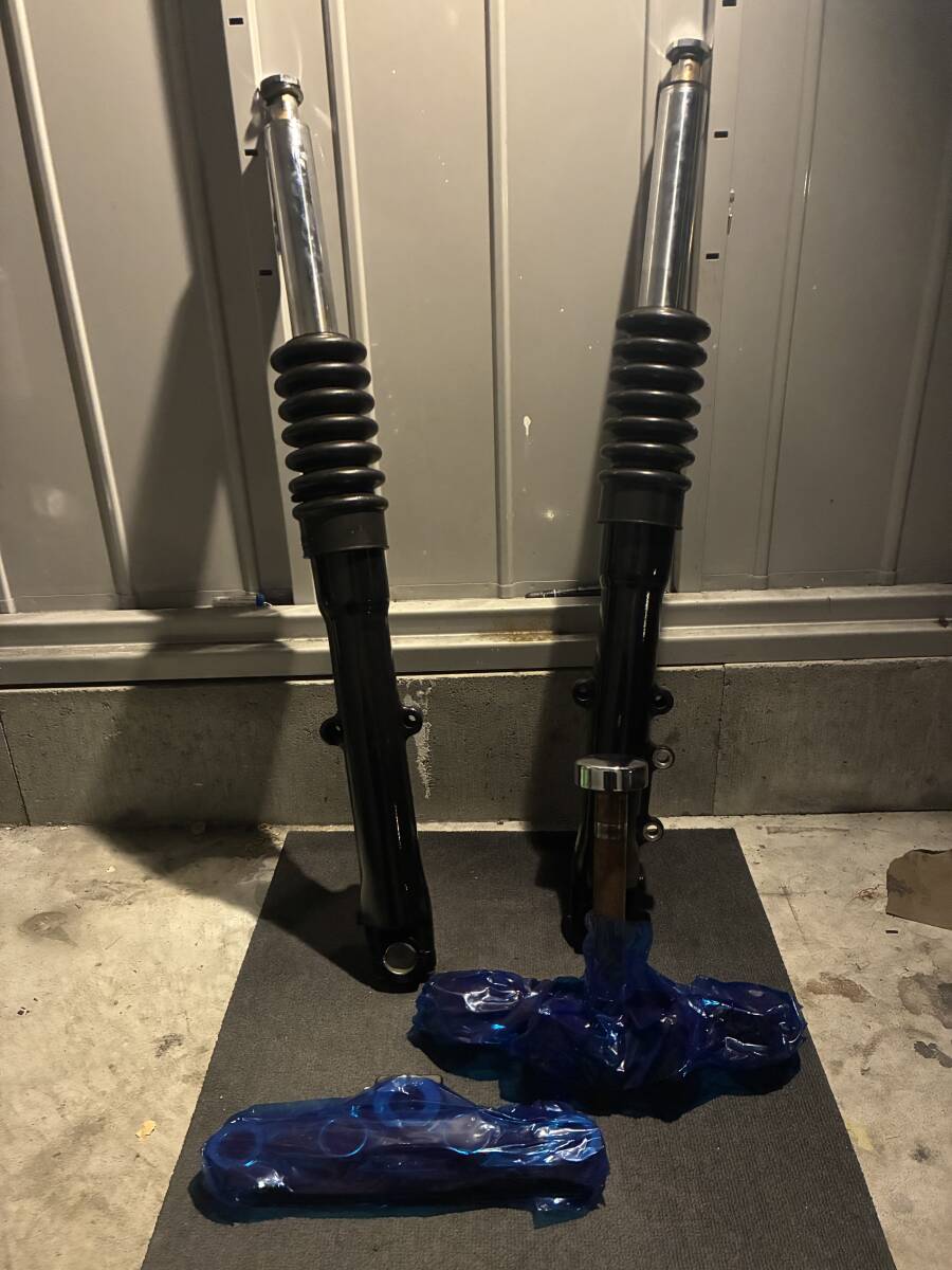 ハーレーダビットソン ソフテイル フロントフォーク+トップ_画像1