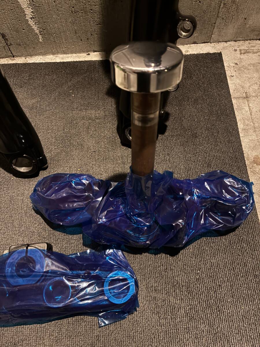 ハーレーダビットソン ソフテイル フロントフォーク+トップ_画像2