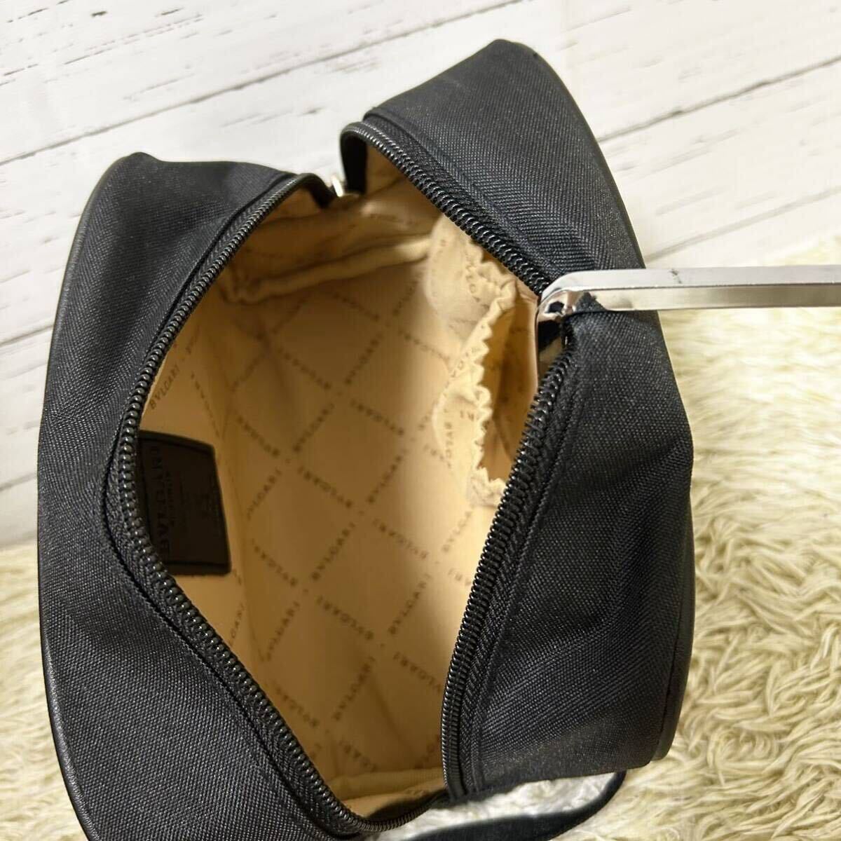 [ новый товар не использовался ]1 иен BVLGARY BVLGARI ручная сумочка сцепление Circle Logo кожа парусина работа ходить на работу бизнес модный высококлассный черный 