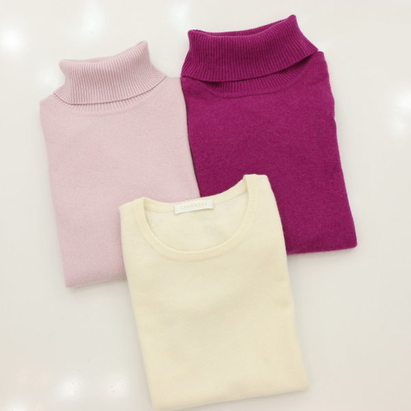 ☆ユニクロ　カシミヤ100%セーター３枚組　WHPNIK他_画像1