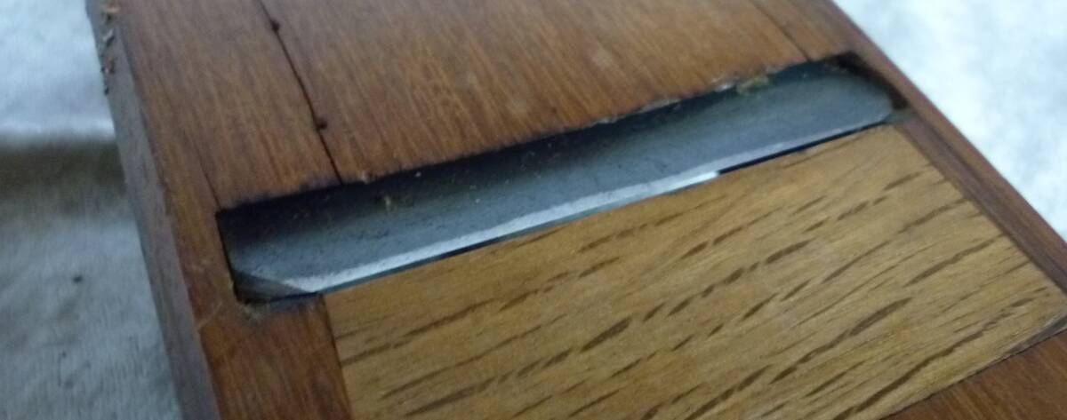 ■A11-84 鉋 カンナ かんな 【千代鶴/ちょつる 運壽/うんじゃ 】 寸八 70mm 大工道具 古道具 ハンドツール_画像6