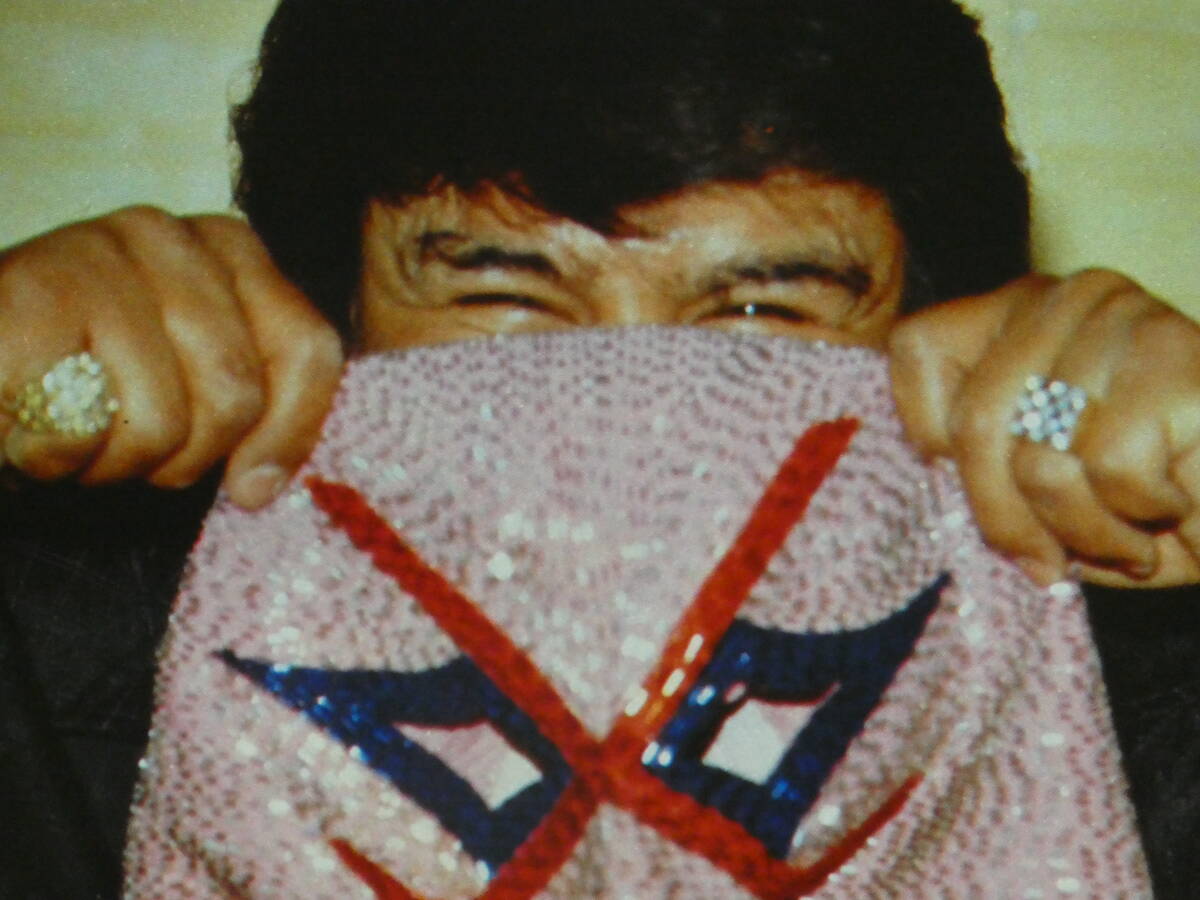 デラックス・プロレス1985年4月号 マスクの下の素顔をチラッと ソラール、ビジャノ1号、3号、4号、ファルコン&ハルコン、エル・ブラソ_画像6