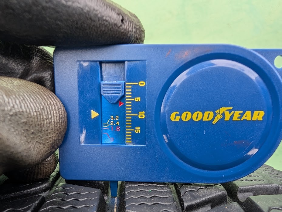 【送料無料・若干クラック有り】グッドイヤー GOODYEAR アイスナビ6 ICENAVI6 205/55R16 91Q 4本 中古品(M)_画像8