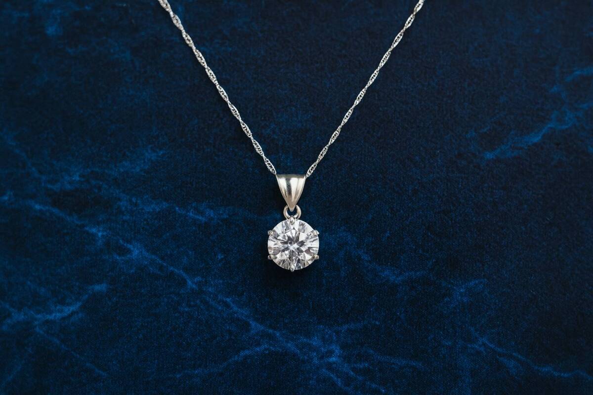 ※憧れの一品※【7mmペンダントネックレス】【2.36ctプラチナ900ペンダント◆2ct超'最高級'ダイヤモンド'７mm◆純正Pt900】　_画像1