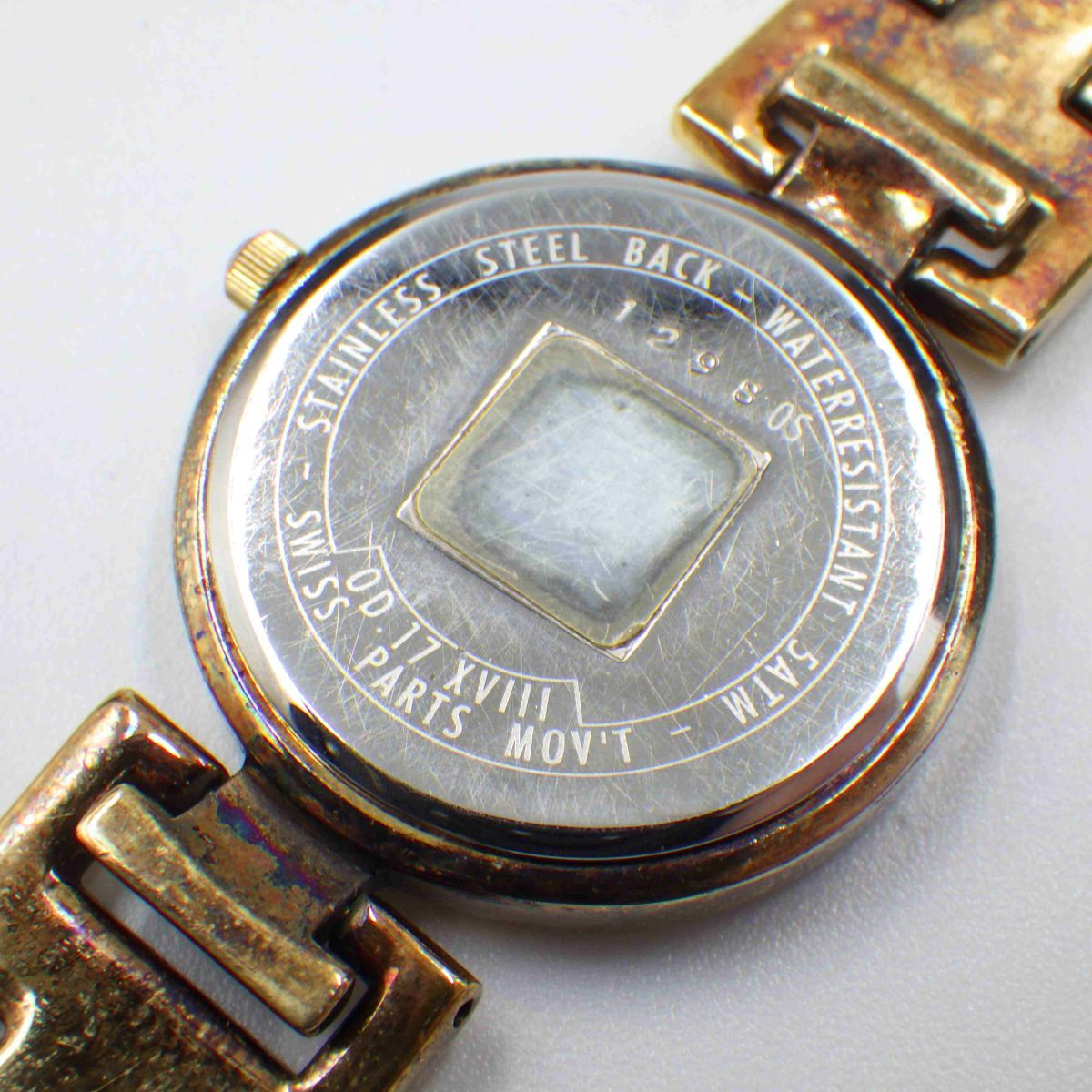 45613a/d【1円スタート】GIVENCHY ジバンシー 稼動品 1298 ゴールド ホワイト文字盤 レディース 時計 クォーツ ケース31mm_画像5