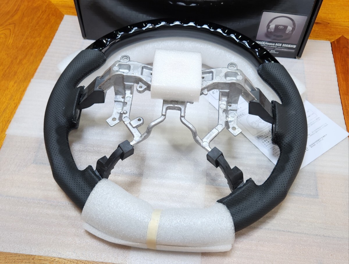 シルクブレイズ│スポーツ ステアリング│200 ハイエース 4型 5型 6型 7型｜ H25/12～現行│ピアノブラック｜ガングリップ｜SB-ST-187_画像5