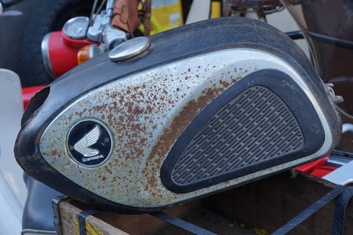 【ビンテージ・バイク用品】HONDA ホンダ CB250 燃料タンク ガソリン タンク 現状品_画像1