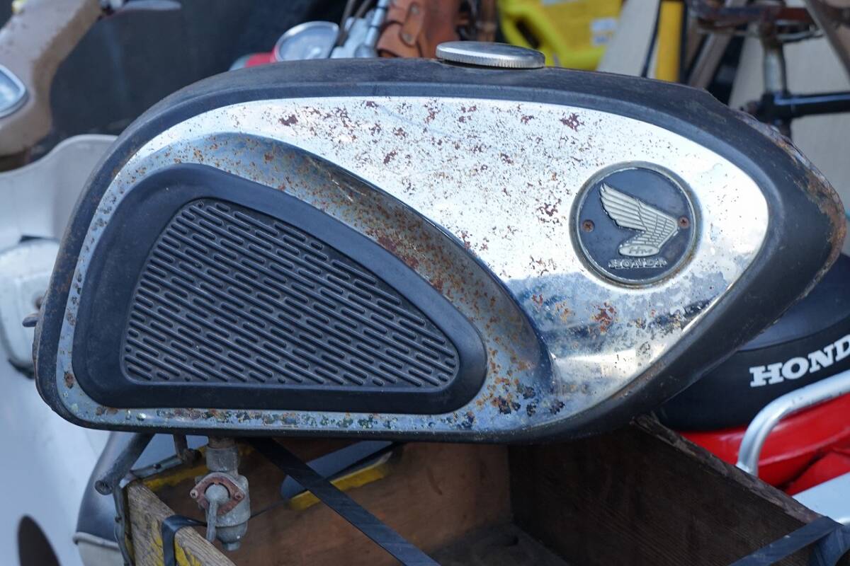 【ビンテージ・バイク用品】HONDA ホンダ CB250 燃料タンク ガソリン タンク 現状品_画像3