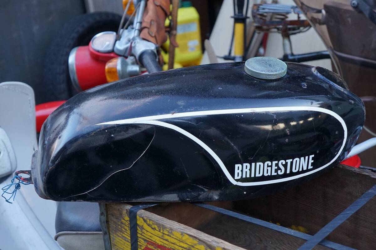 【ビンテージ・バイク用品】ブリヂストン？ ヤマハ？ 燃料タンク ガソリン タンク 現状品_画像2