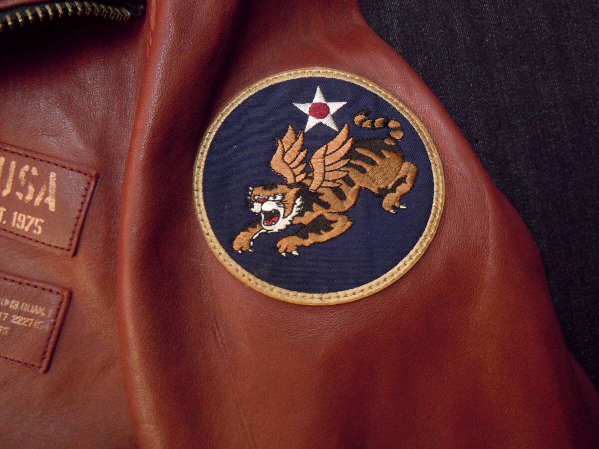★直営店限定品 定価約9万円 AVIREX アヴィレックス 羊革 エイジド ワッペン ライダースジャケット バーガンディー メンズL★_画像7