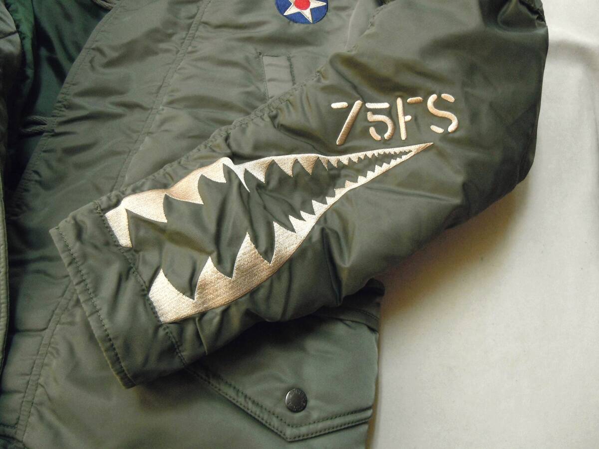 ★希少品 定価4.8万円 AVIREX アビレックス N-3B ダウンコート タイガーシャーク オリーブ メンズL★_画像7