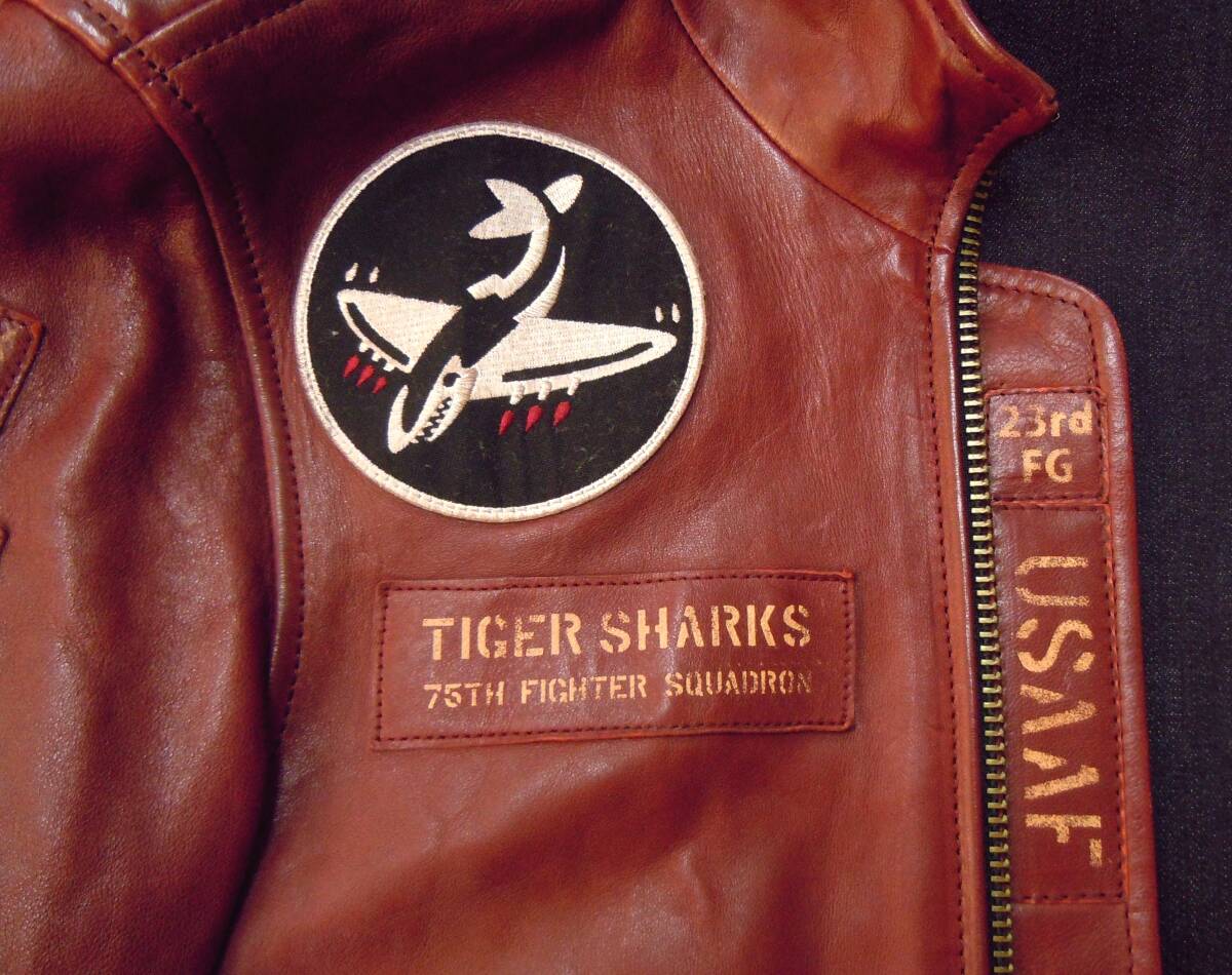 ★直営店限定品 定価約9万円 AVIREX アヴィレックス 羊革 エイジド ワッペン ライダースジャケット バーガンディー メンズL★_画像6