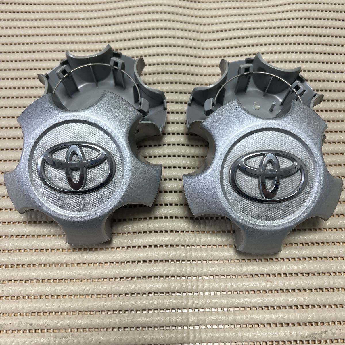 トヨタ TOYOTA センターキャップ ヴァンガード RAV4 _画像3