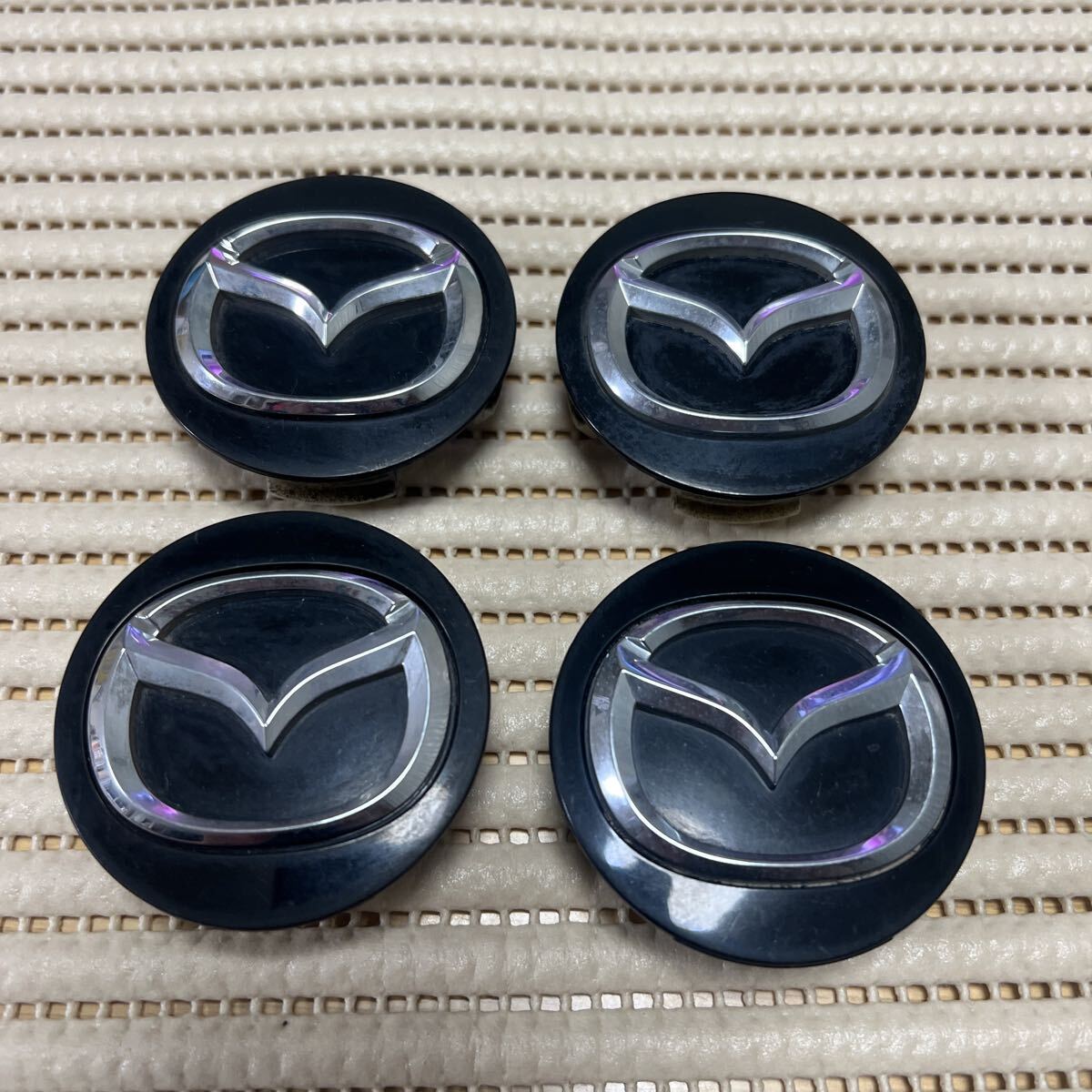 マツダ センターキャップ ブラック 黒 K3954 BBM2 37 190_画像1