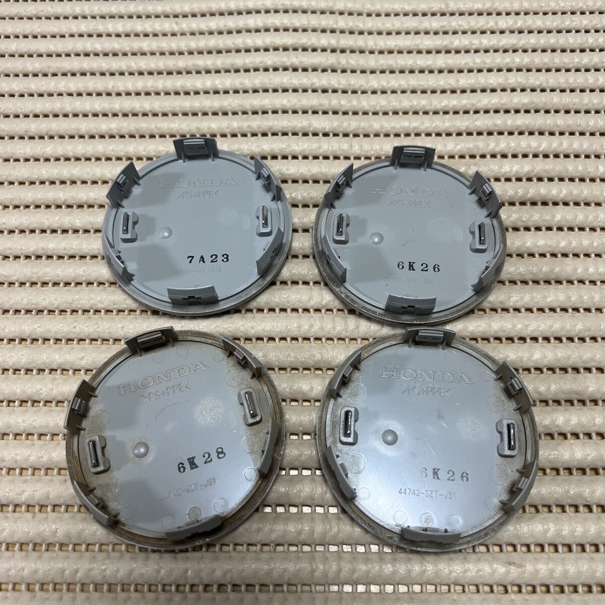 ホンダ HONDA センターキャップ　44742 SZT J31_画像2