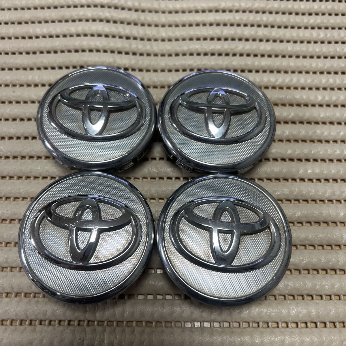 トヨタ TOYOTA センターキャップ 2886 42603 52110 52130_画像1