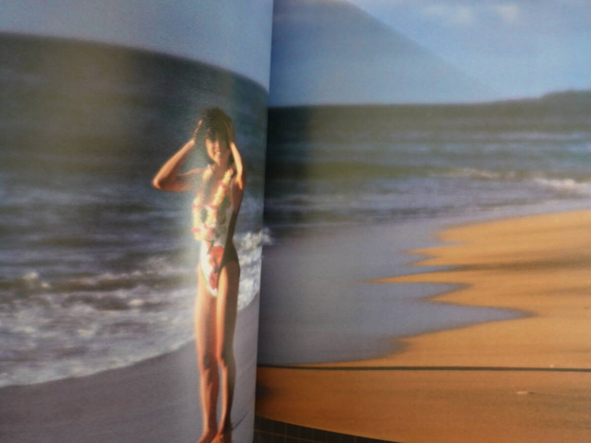 6195中森明菜写真集 MY LIFE 2冊セット HAWAII ＆ NEW YORK / LOS ANGELES 水着多数掲載_画像4