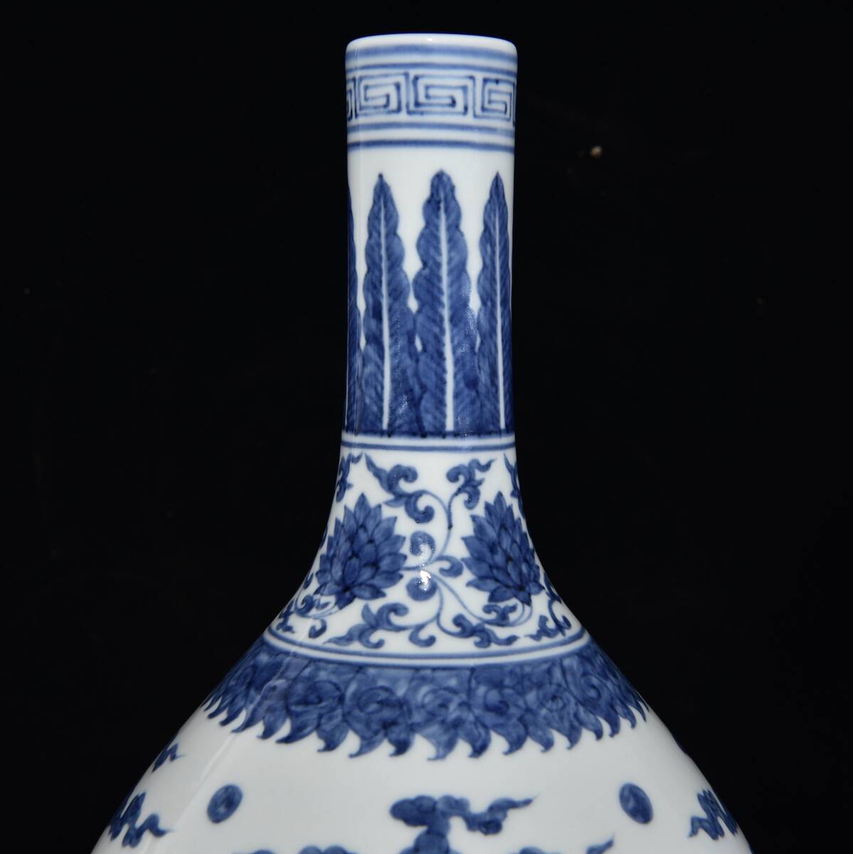 ◆旧家蔵出◆古美術 中国古玩 大明正德年制 青花 梵文 膽瓶 古陶磁器 陶芸 細密細工造 古置物 擺件 古賞物 骨董 時代物_画像4