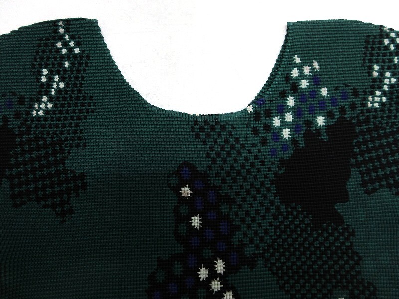 ISSEY MIYAKE me イッセイミヤケミー 総柄カットソー Cut and sew MI43FK126 ポリエステル100% フィリピン製_画像3