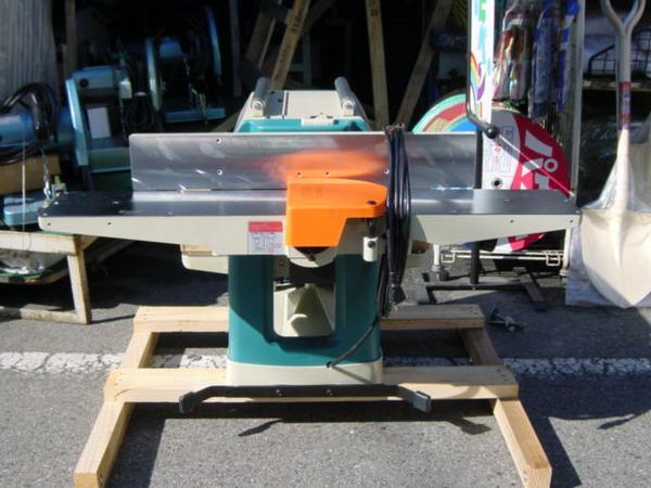 ⑤新品 マキタ 2031S 自動カンナ 手押付 替刃式 AC100V 代引不可 一部地域 北海道 沖縄県 およびその他の県の離島は発送不可_画像2