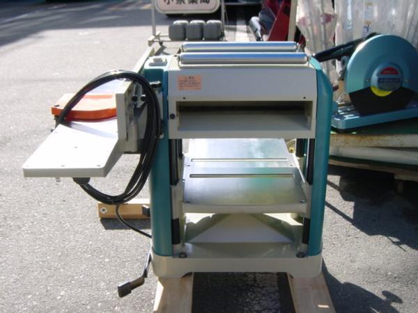 ⑤新品 マキタ 2031S 自動カンナ 手押付 替刃式 AC100V 代引不可 一部地域 北海道 沖縄県 およびその他の県の離島は発送不可_画像3