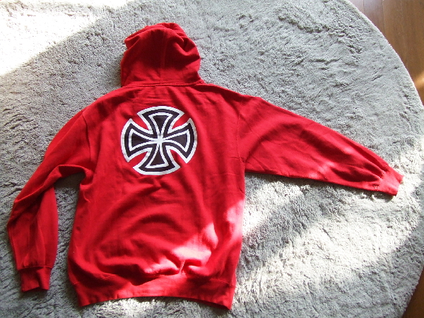 L★インディペンデントINDEPENDENT★アイアンクロス スウェットパーカー赤　スケートsk8スケーター廃盤パーカー00s_画像3