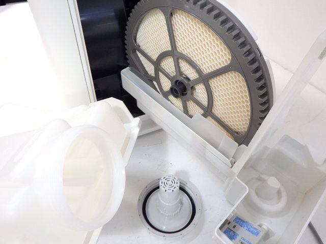  электризация OK* sharp KI-JS70 увлажнение очиститель воздуха [ "plasma cluster" система очищения воздуха ионами 25000] увлажнение функция не использовался #2021 год производства белый 