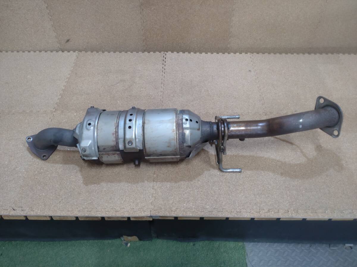 トヨタ ハイエース 触媒【R7-4512D-K】_画像1