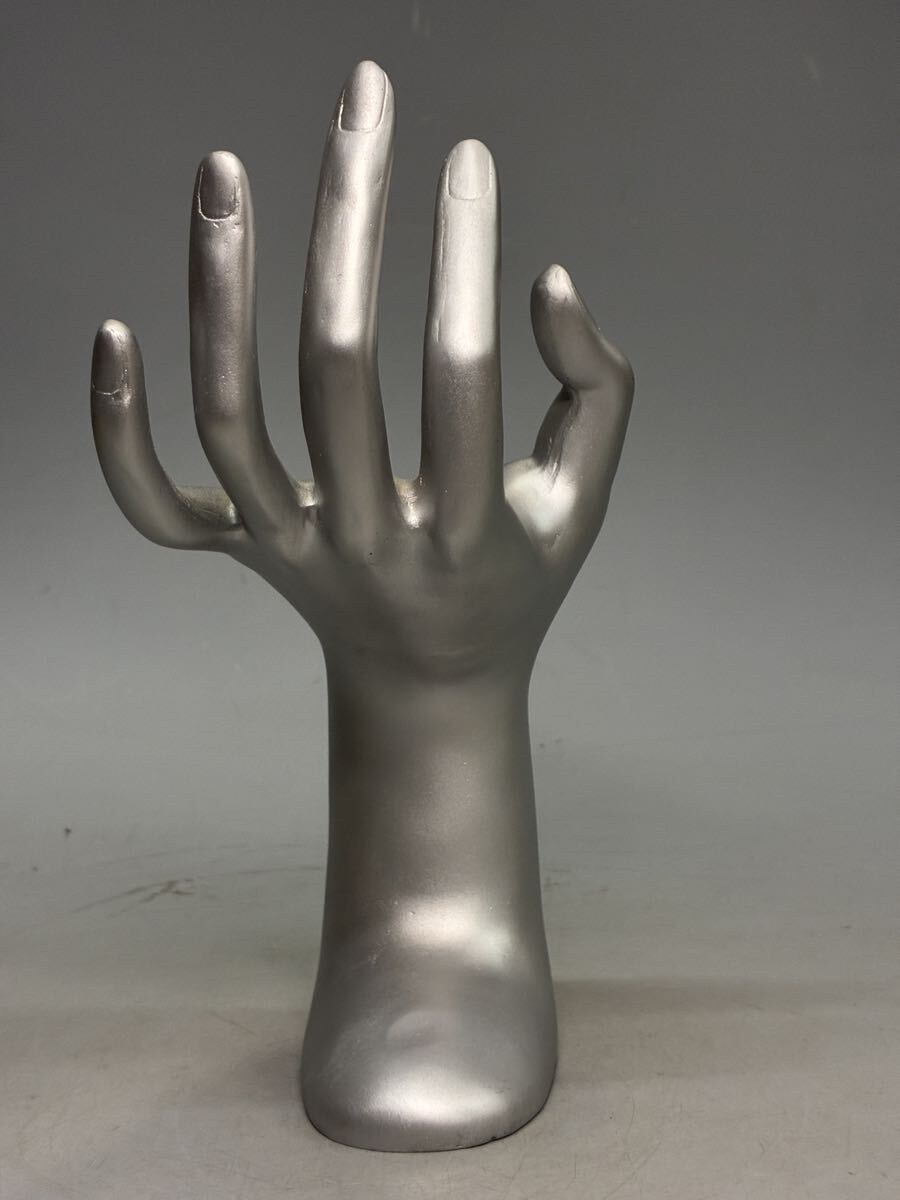 手マネキン 指輪スタンド スタンド ディスプレイスタンド 什器 展示グッズ オブジェ インテリア 手 リングスタンド シルバー アート 樹脂_画像4