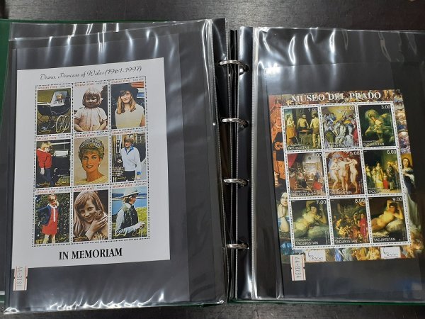 1102F47 зарубежный марка Diana Marilyn Monroe ... Beatles и т.п. 1 шт. суммировать * подробности. изображен на фотографии