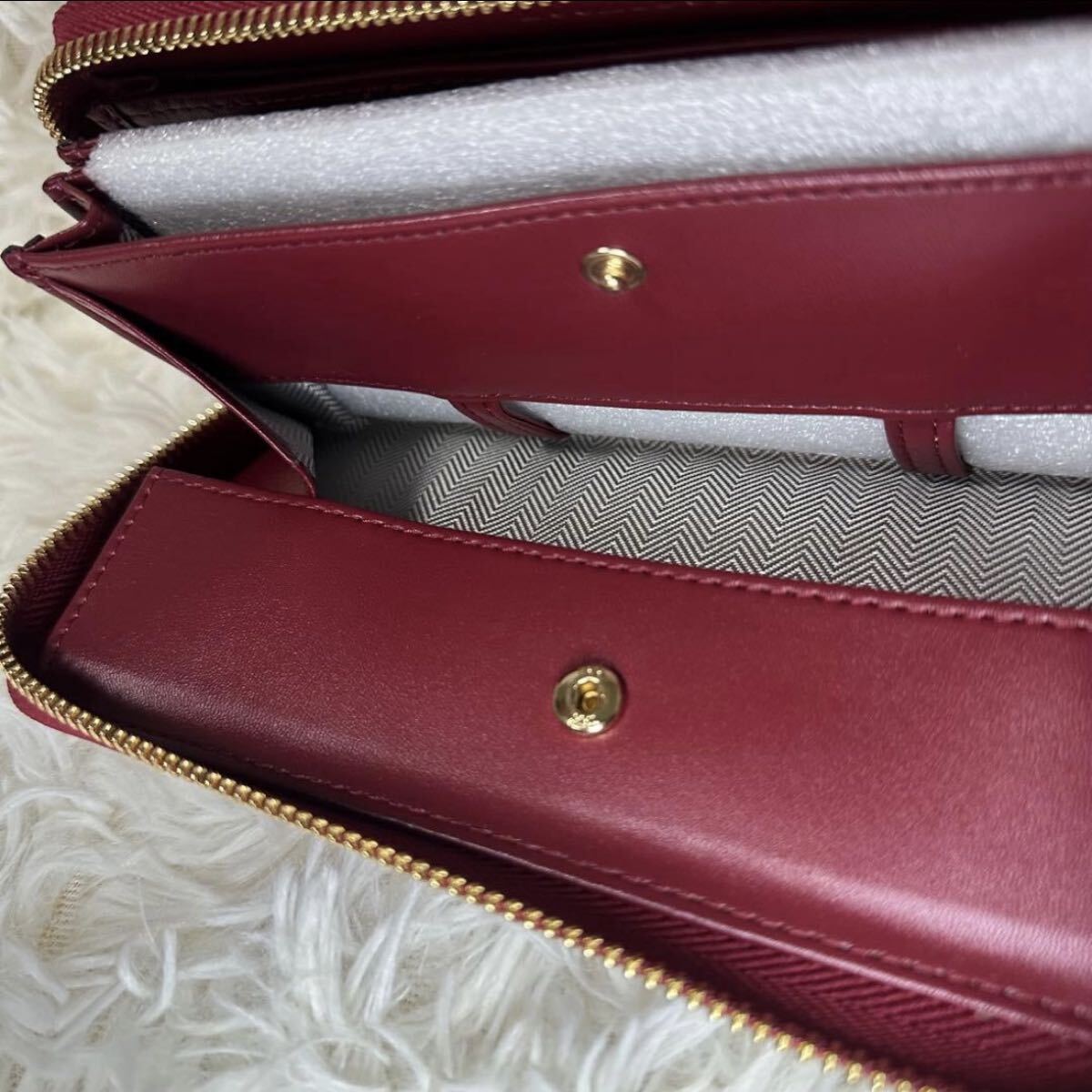 長財布 ボルドー シンプル ラウンドファスナー コインスルー 大容量 牛革 赤 レッド レザー 財布 ブラック カード 本革 多収納 ウォレット_画像9