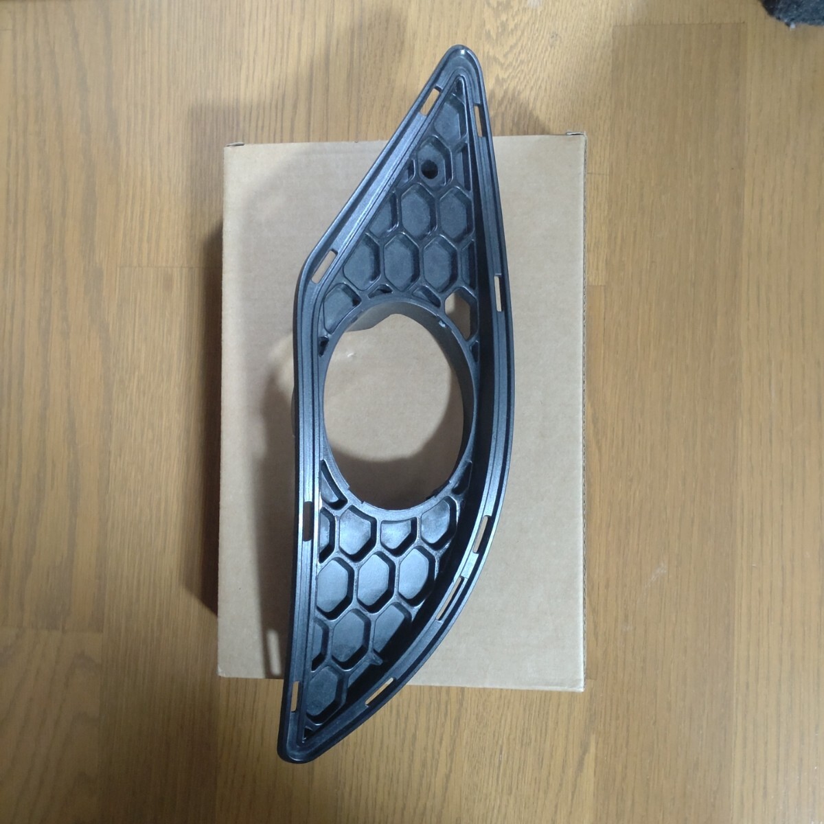 メルセデスベンツ　S350 AMGスポーツエディション前期　左フォグライトグリル 　フォグランプカバー 左_画像1