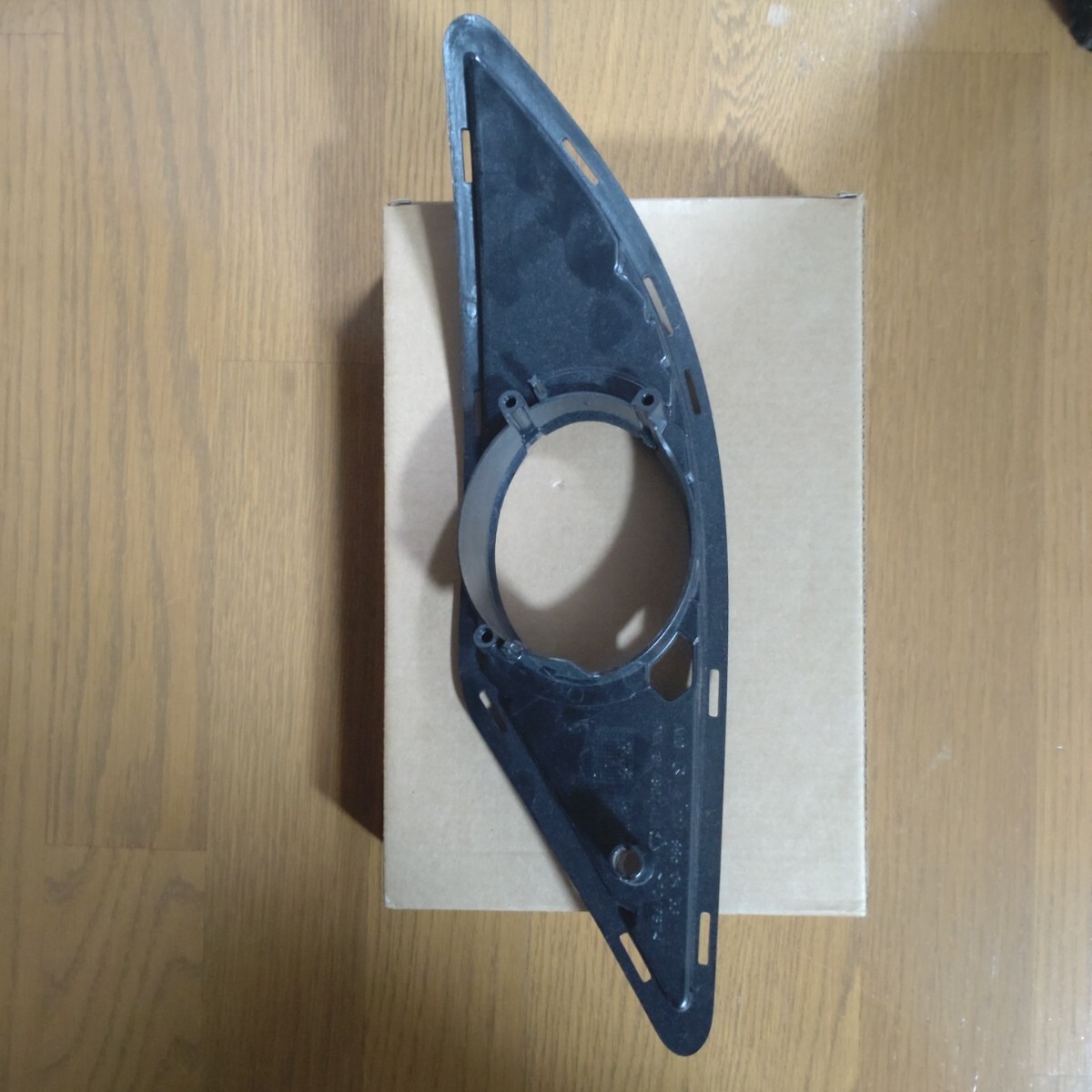 メルセデスベンツ　S350 AMGスポーツエディション前期　左フォグライトグリル 　フォグランプカバー 左_画像2