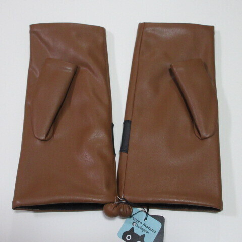 【Atsuko Matano】マタノアツコ手袋 指なし手袋 裏ボア フェイクレザー 見つめる猫/ネコ/ブラウン_画像2