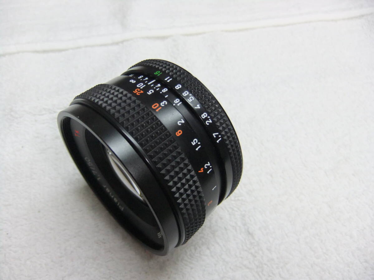 く83T 美品 コンタックス CONTAX Planar T* 50mm F1.7 AEJ プラナー レンズ MF キャップ,フィルター付 カビ,クモリなし 動作確認済_画像3
