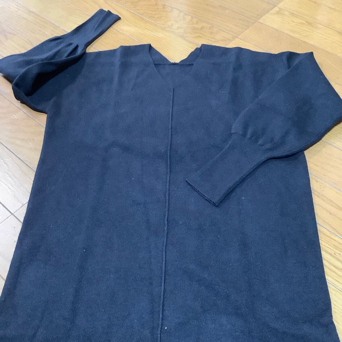 ニット 長袖 セーター ニットワンピース　黒　Fサイズ　暖かい　着丈約92cm 胸幅約47cm 未使用　送料600円_画像2