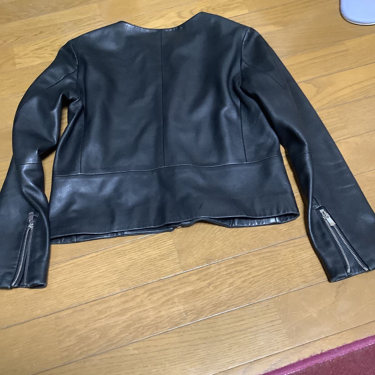 UNITED ARROES] ジャケット　 レディース　羊革　36サイズ ブラック 黒　中古品　送料600円_画像3