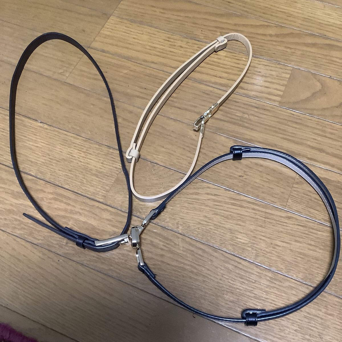 細いベルトレディース　黒，茶色，ベージュ色　幅約1~1、2cm 保管品　送料230円_画像1