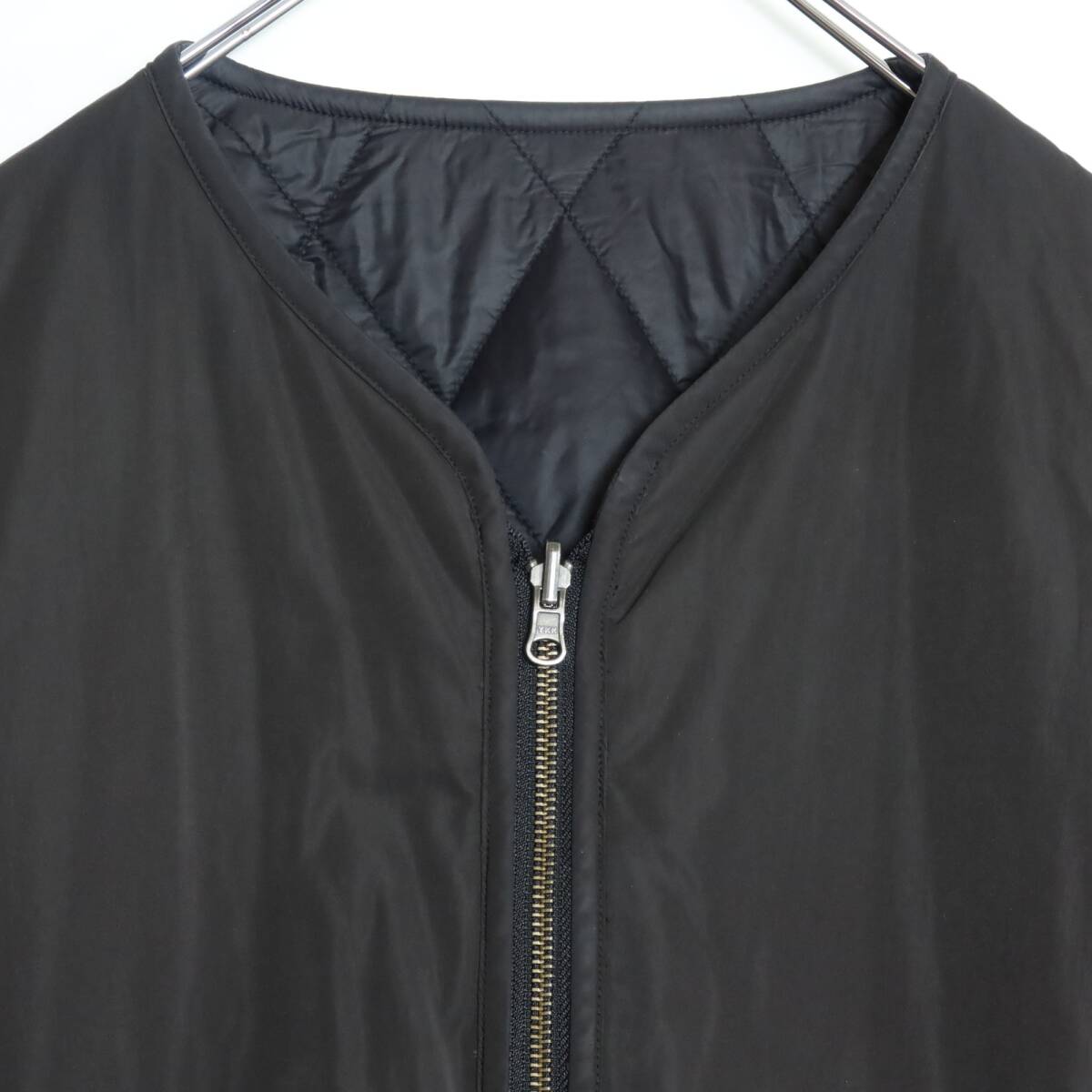 23区★リバーシブル♪ジップアップブルゾン 中わた入り 大きいサイズ44 黒系 無地×キルティング♪厚手 z16150_画像3