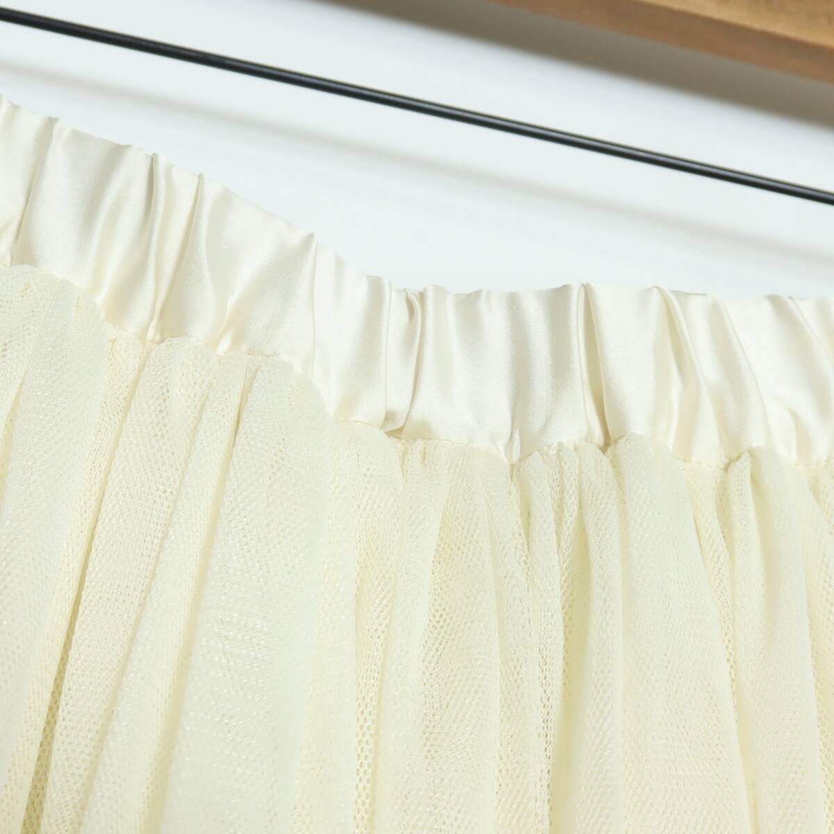 【美品】ギャラリービスコンティ★チュールが可愛いプリーツスカート♪ サイズ2 クリーム系 リボン z16151_画像5