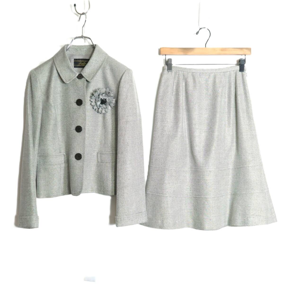 レリアン★ウール&シルク！上質スーツ ジャケット&スカート サイズ7 ライトグレー系 共布コサージュ付♪z16268_画像1