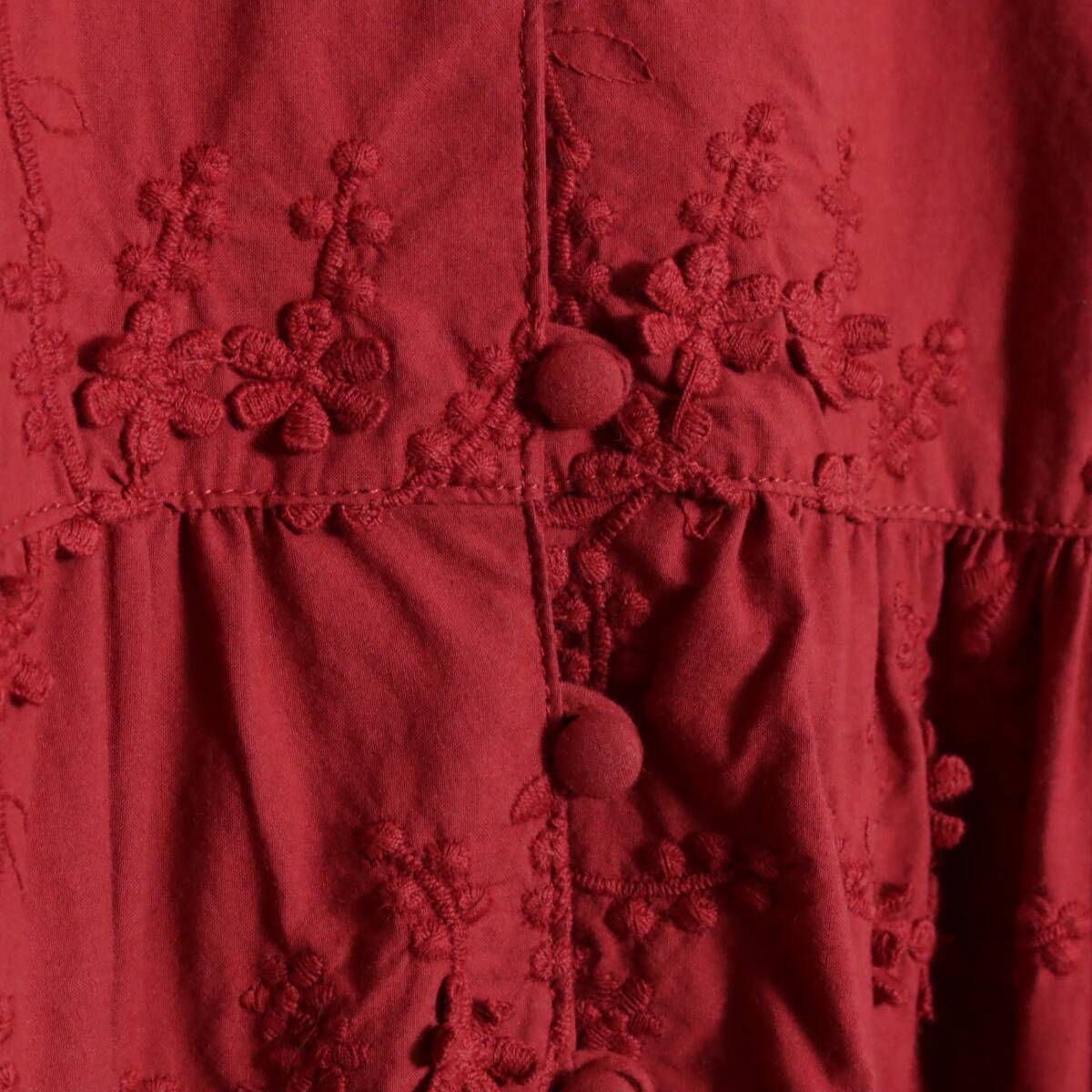 【美品】ピンクハウス★お花の総刺繍♪ワンピース 赤系 前開き スカラップ&リボン♪z16313_画像5